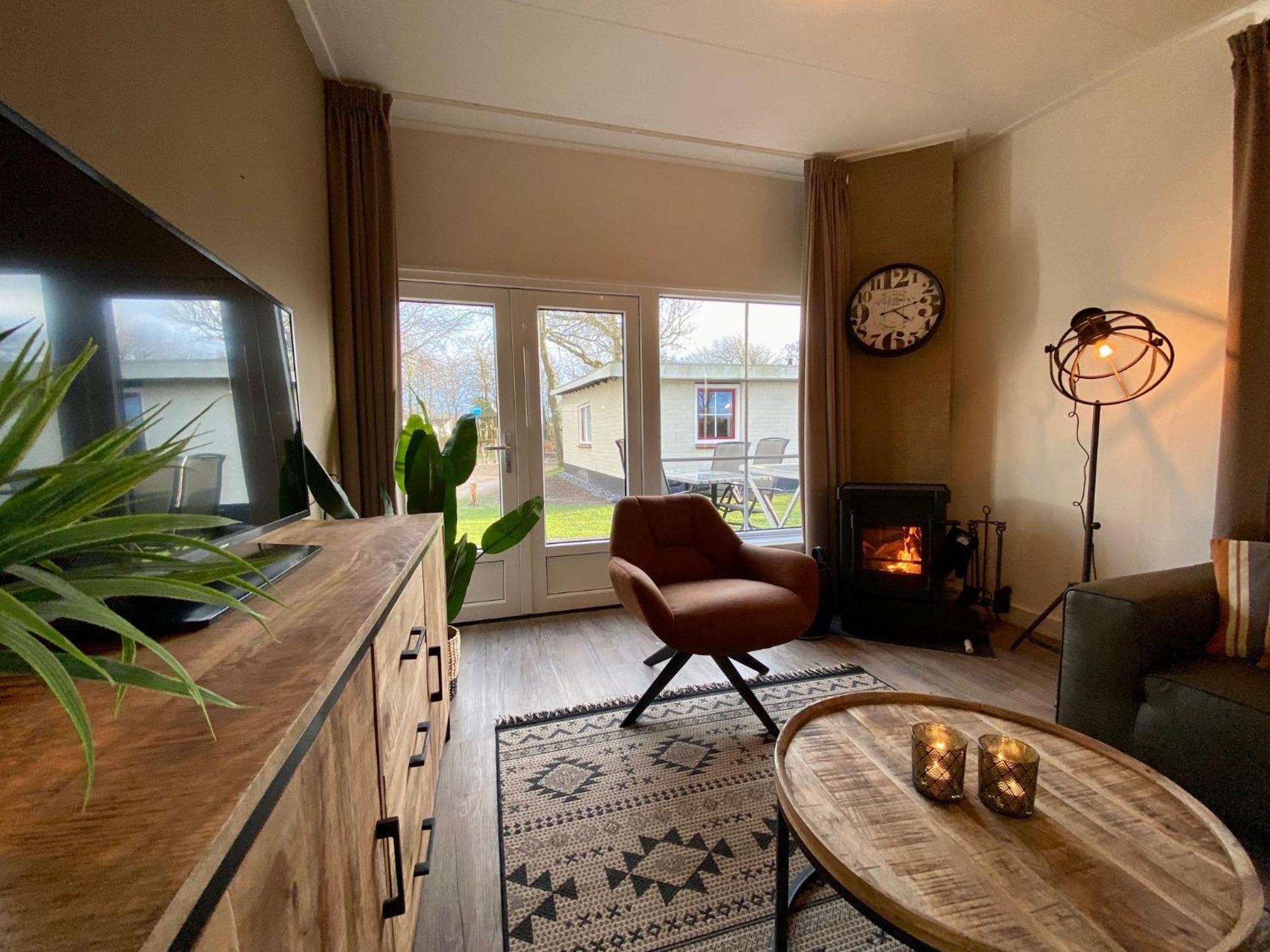 Rcn Vakantiepark Toppershoedje Ouddorp Room photo