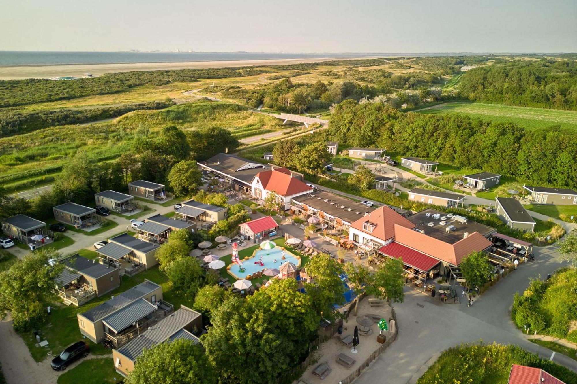 Rcn Vakantiepark Toppershoedje Ouddorp Exterior photo