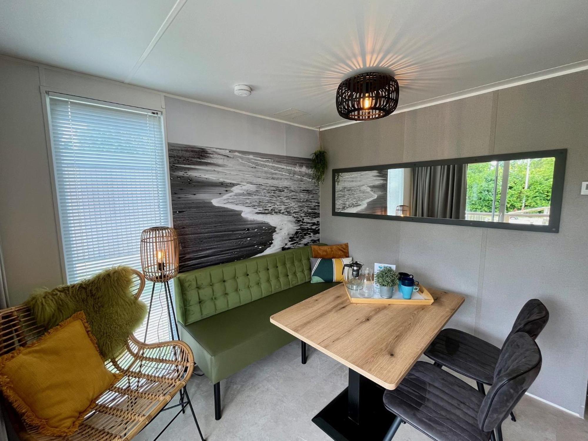 Rcn Vakantiepark Toppershoedje Ouddorp Room photo